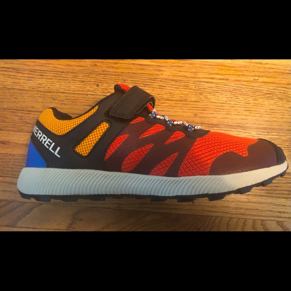 Youth Merrill size 5 wide sneakers. New in box. Never worn. $20